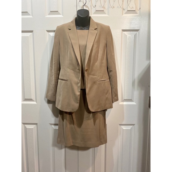 Amanda Smith Petite Women's Beige Suit Set Blazer Skirt 8P NWT - Picture 2 of 7
